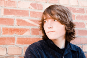 teen struggling with trauma and seeking simi valley therapist